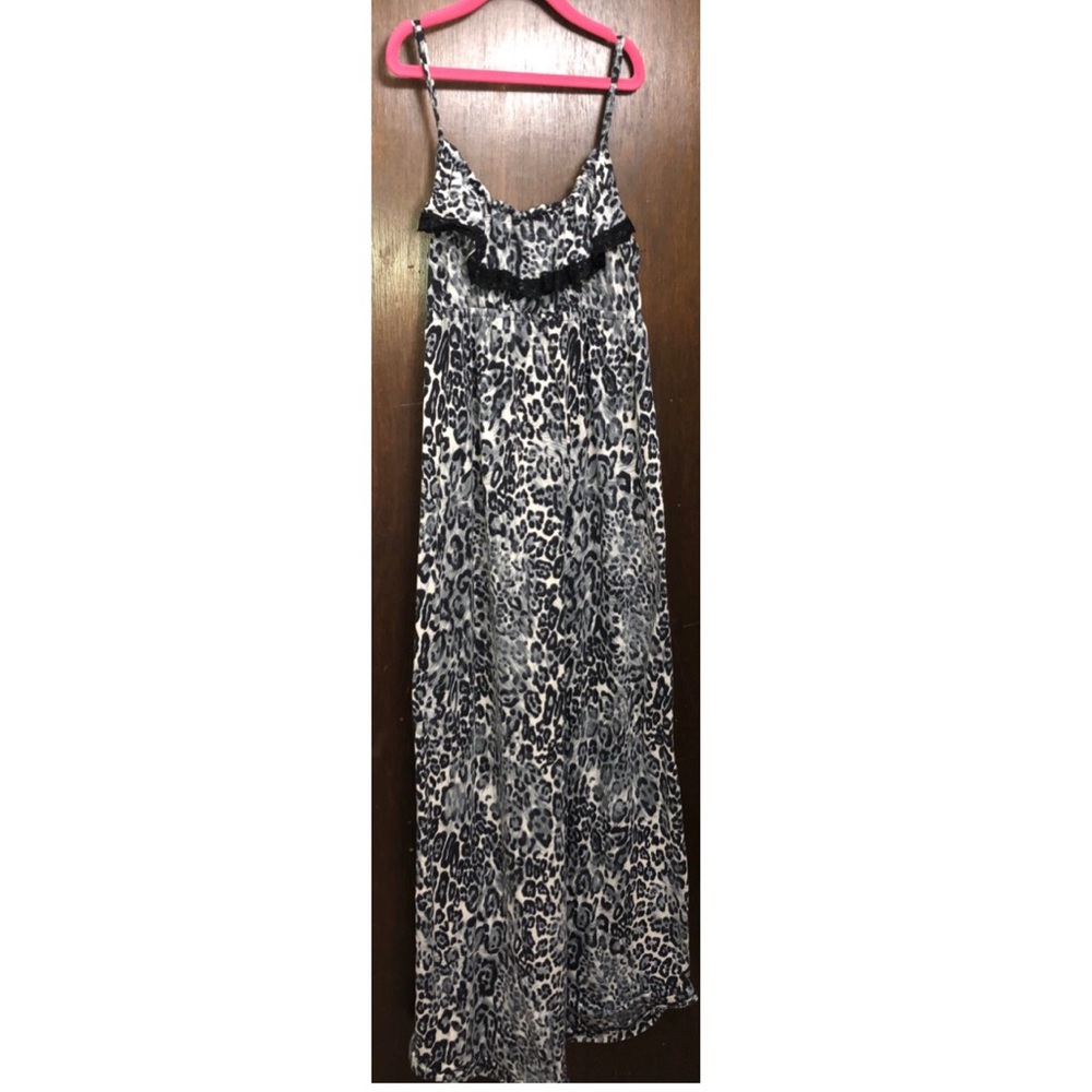 Super cute cheetah print dress | L